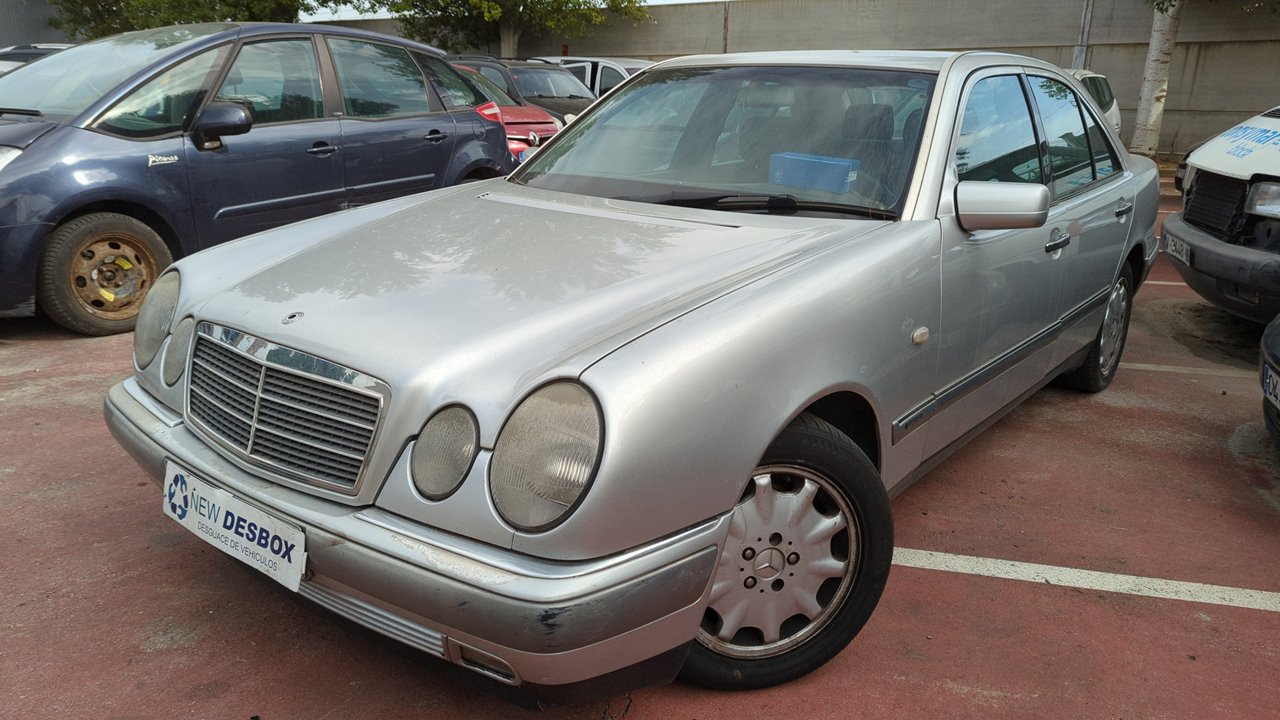 MERCEDES CLASE E (W210) BERLINA DIESEL 300 Turbodiesel (210.025)